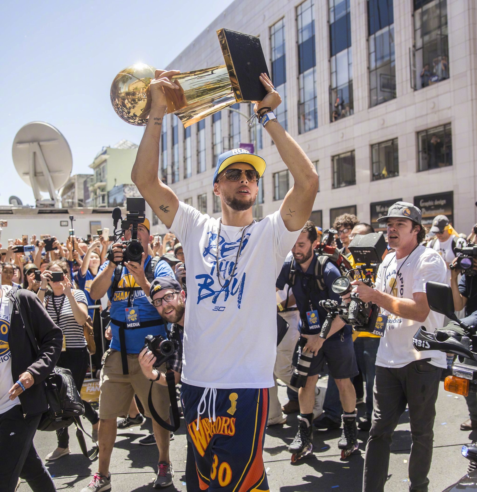 谢震业等年 谢震业等年